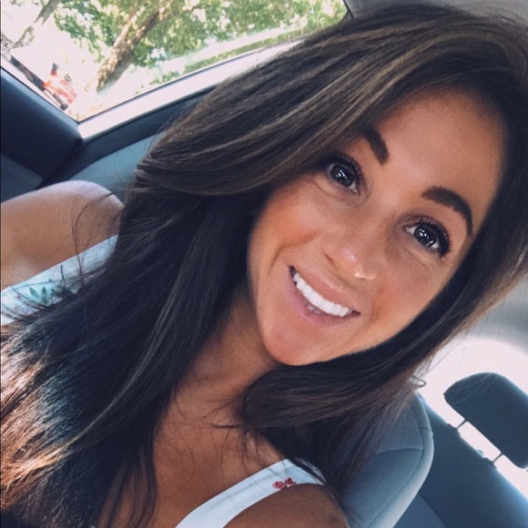 Meet your Posher, Kristen - Picture 1 of 1